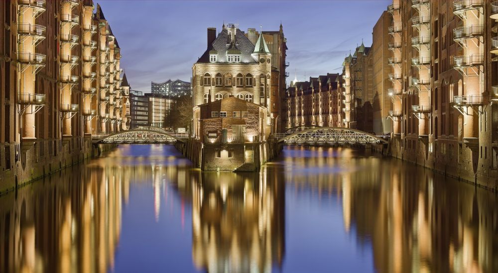 Hamburg to save its iconic quay walls
